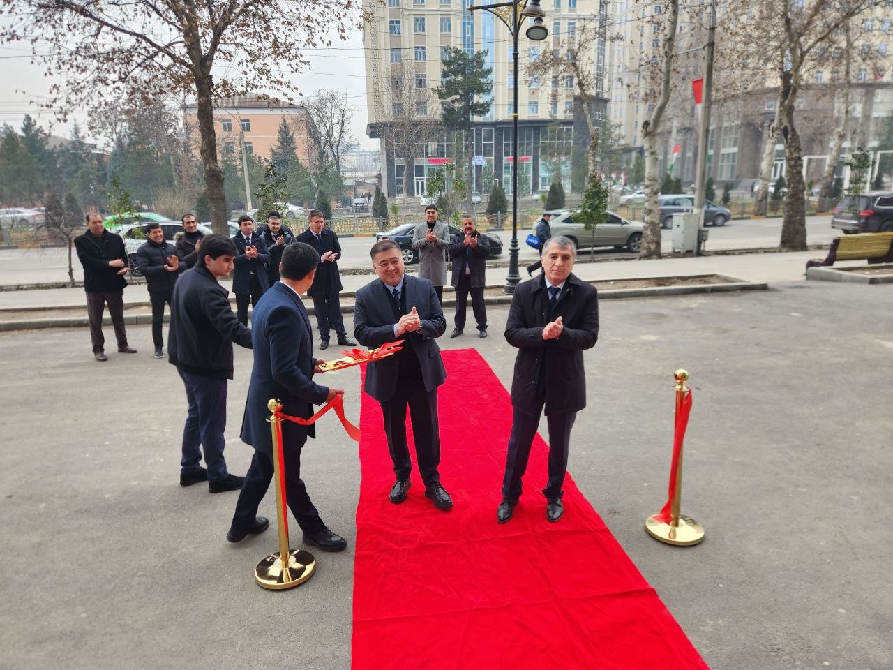 Dushanbe shahrida O'zbekiston savdo uyi ochildi